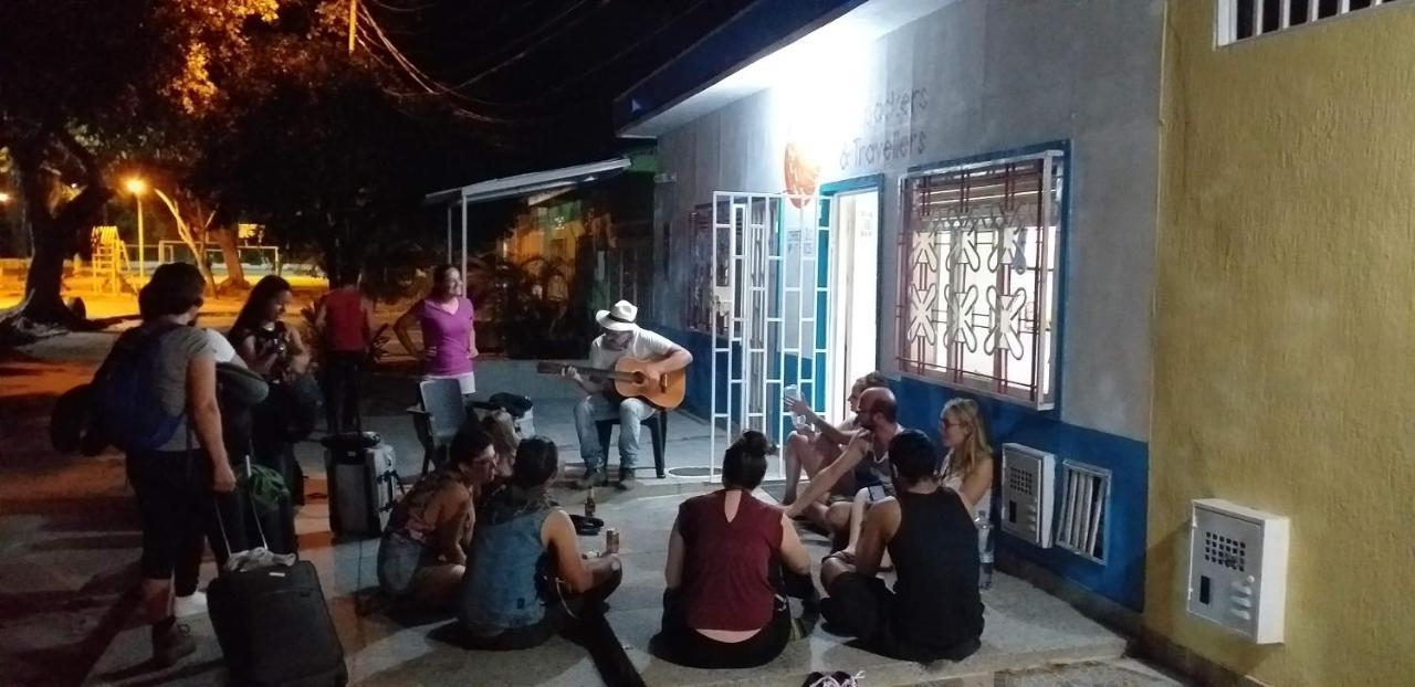 Backpackers And Travellers Hostel Neiva  Buitenkant foto